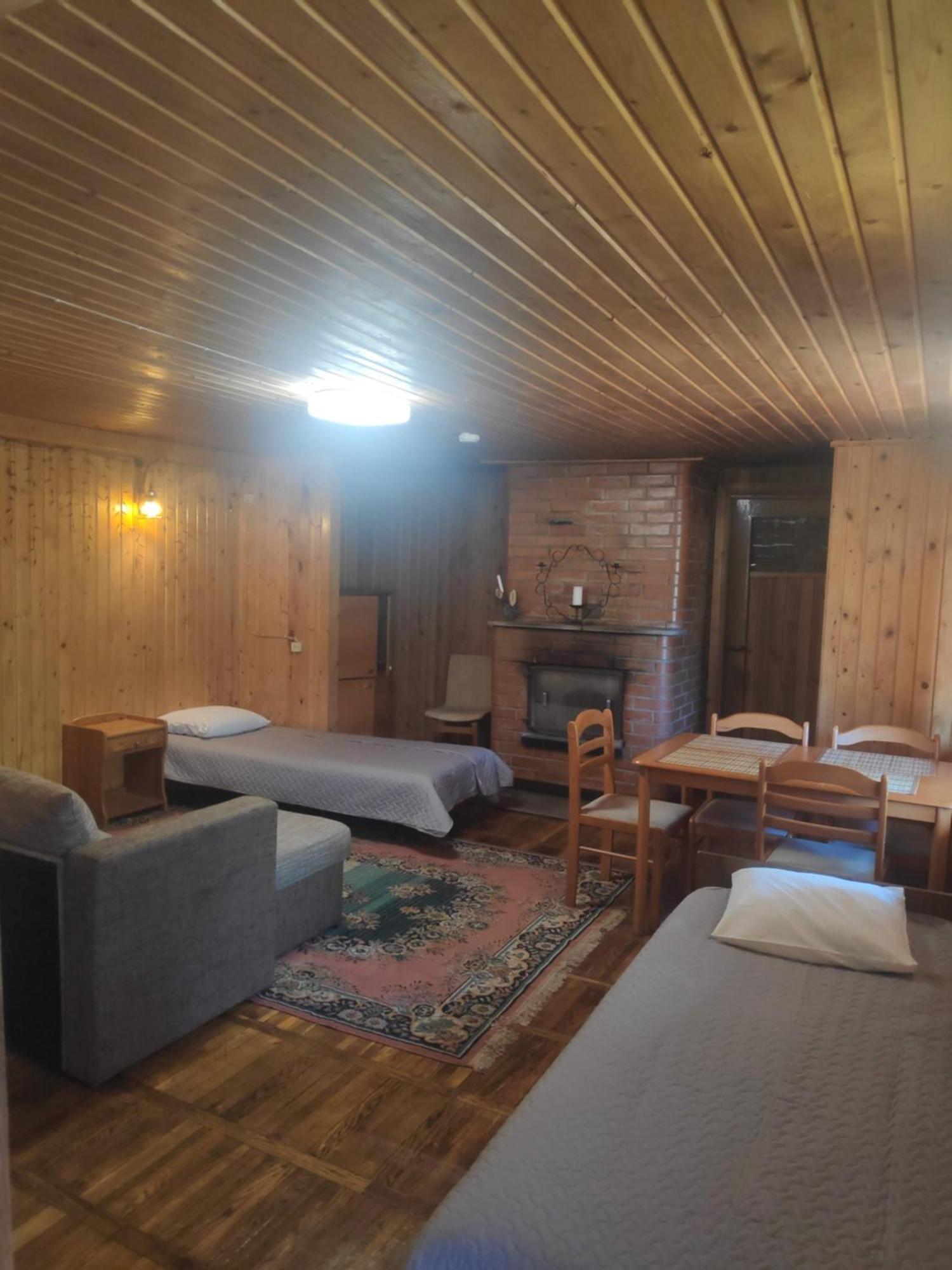White House Puhkemaja Hostel Uulu Екстериор снимка