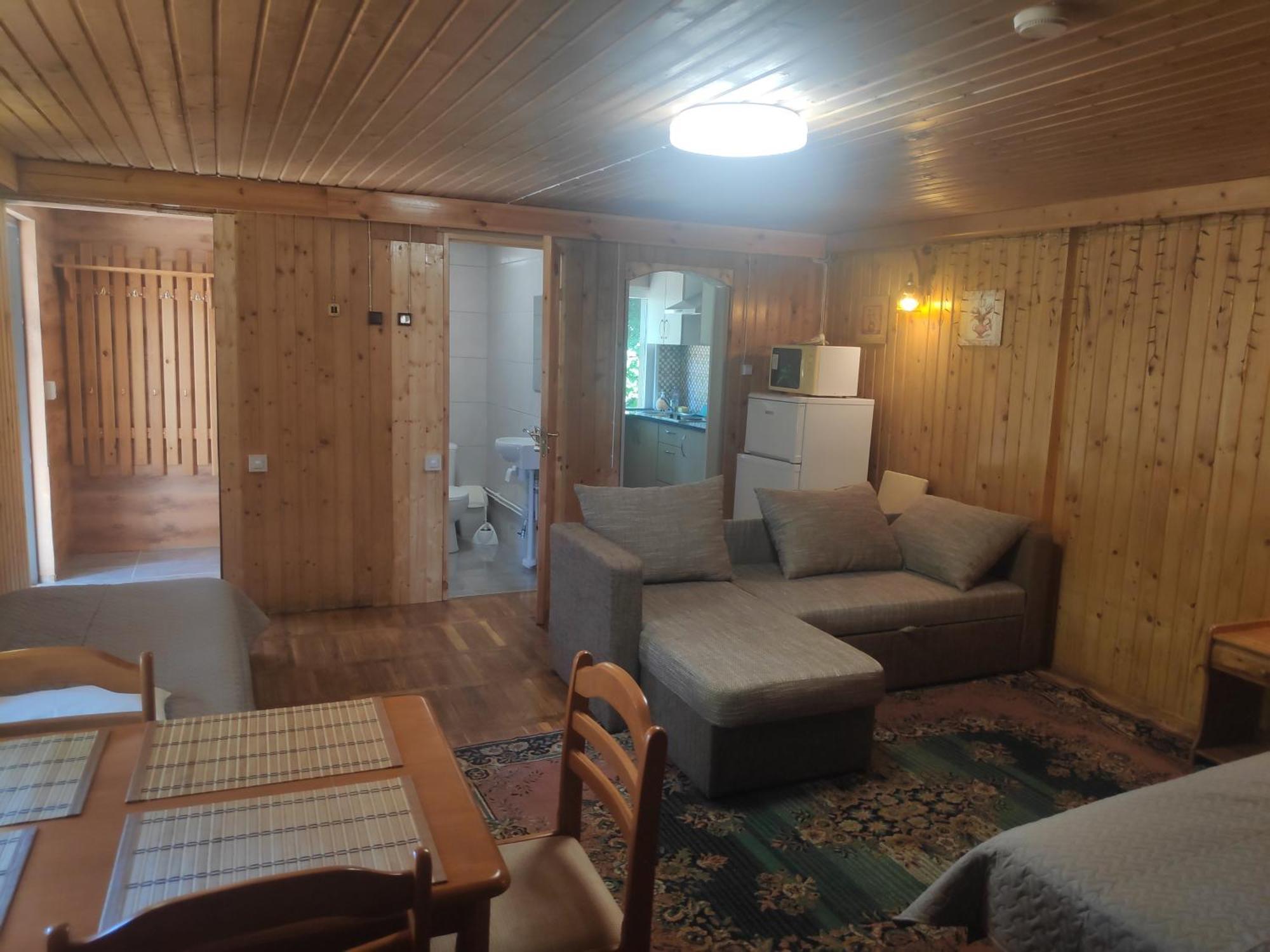 White House Puhkemaja Hostel Uulu Екстериор снимка