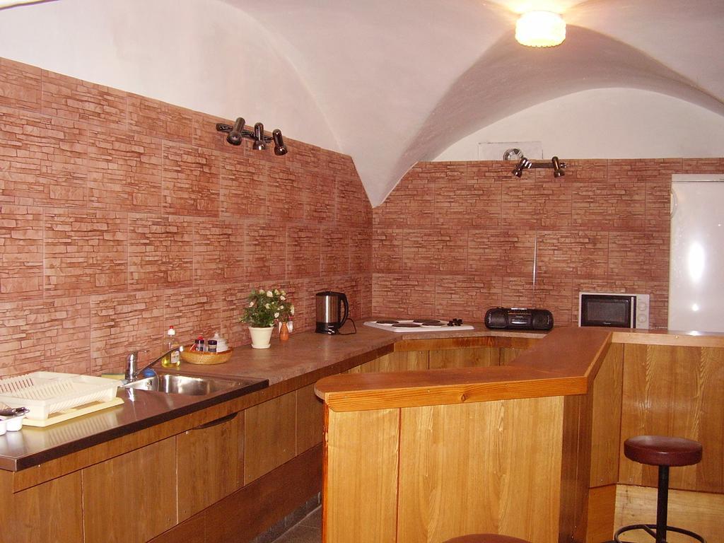 White House Puhkemaja Hostel Uulu Екстериор снимка