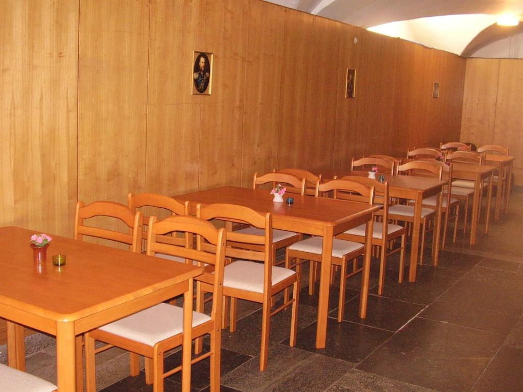 White House Puhkemaja Hostel Uulu Екстериор снимка